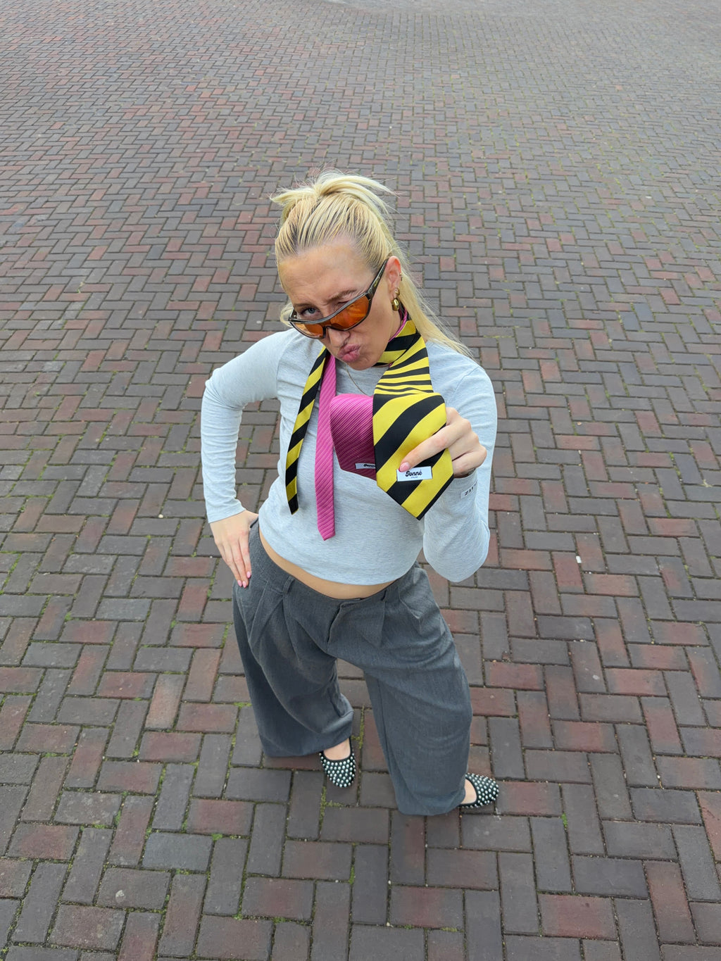JONNÉ STROPDAS - LIME GREEN & BLACK STRIPED