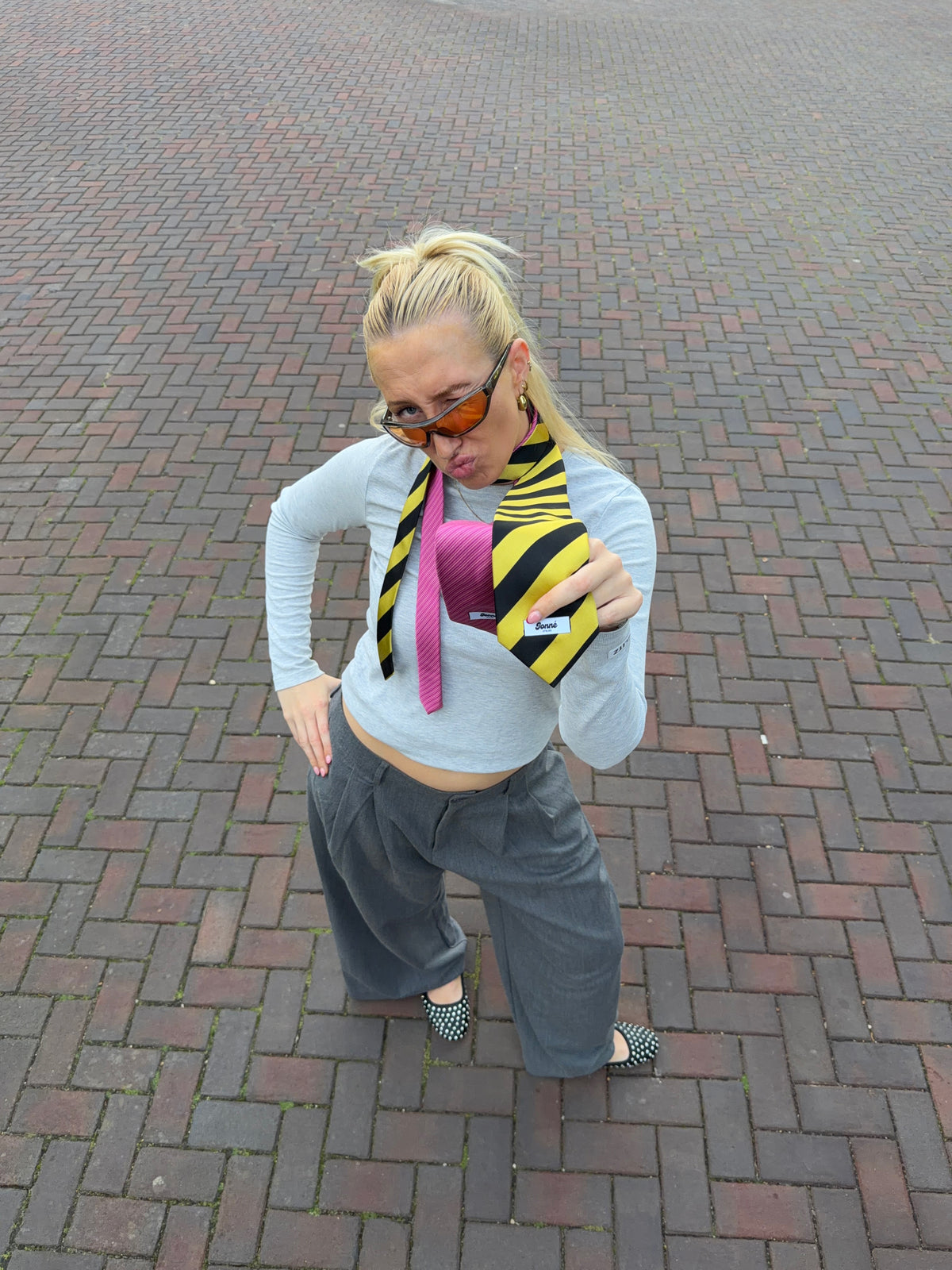 JONNÉ STROPDAS - LIME GREEN & BLACK STRIPED