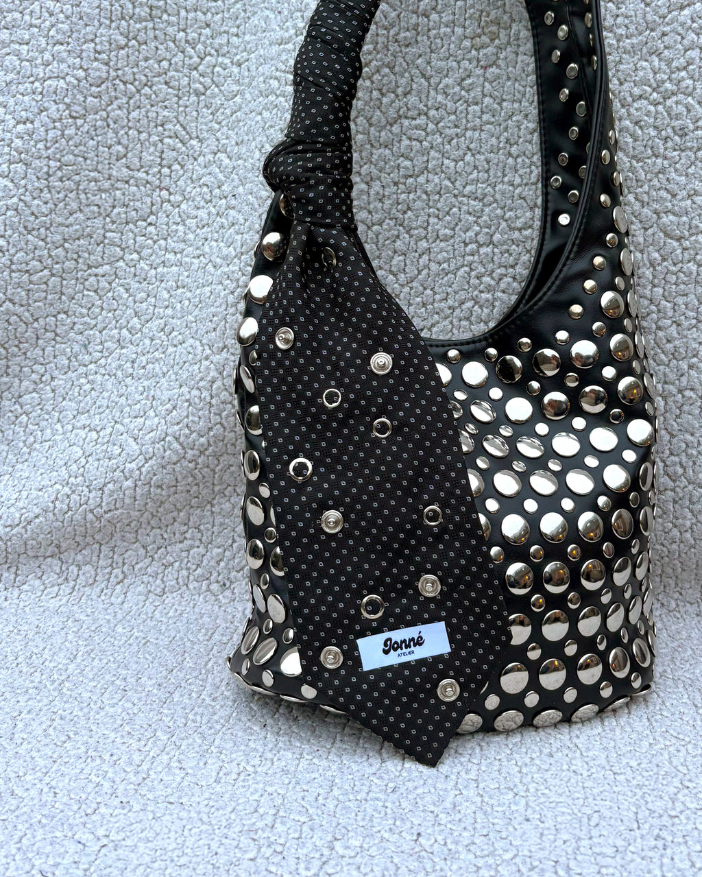 JONNÉ STROPDAS - ZWART