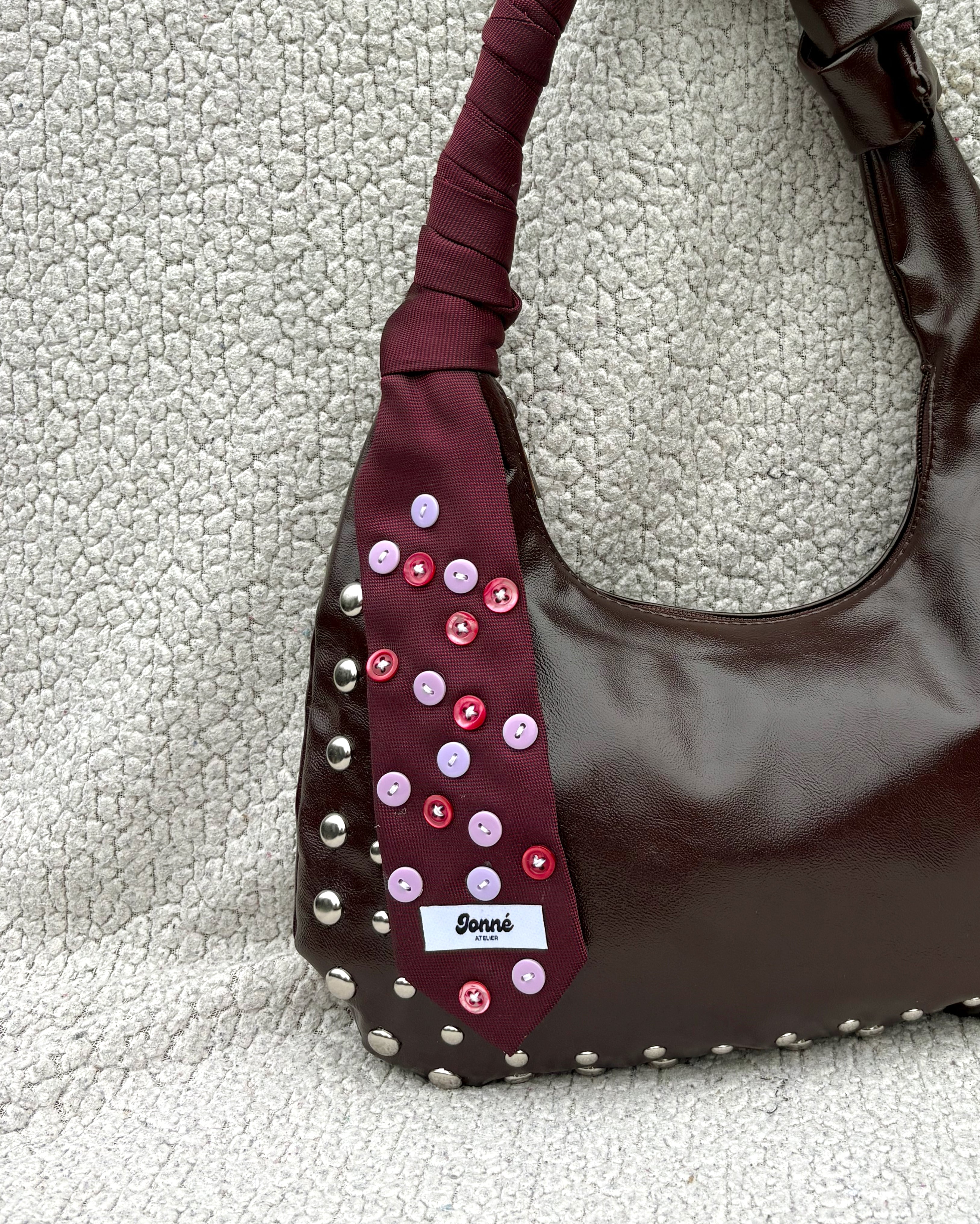 JONNÉ STROPDAS - BURGUNDY