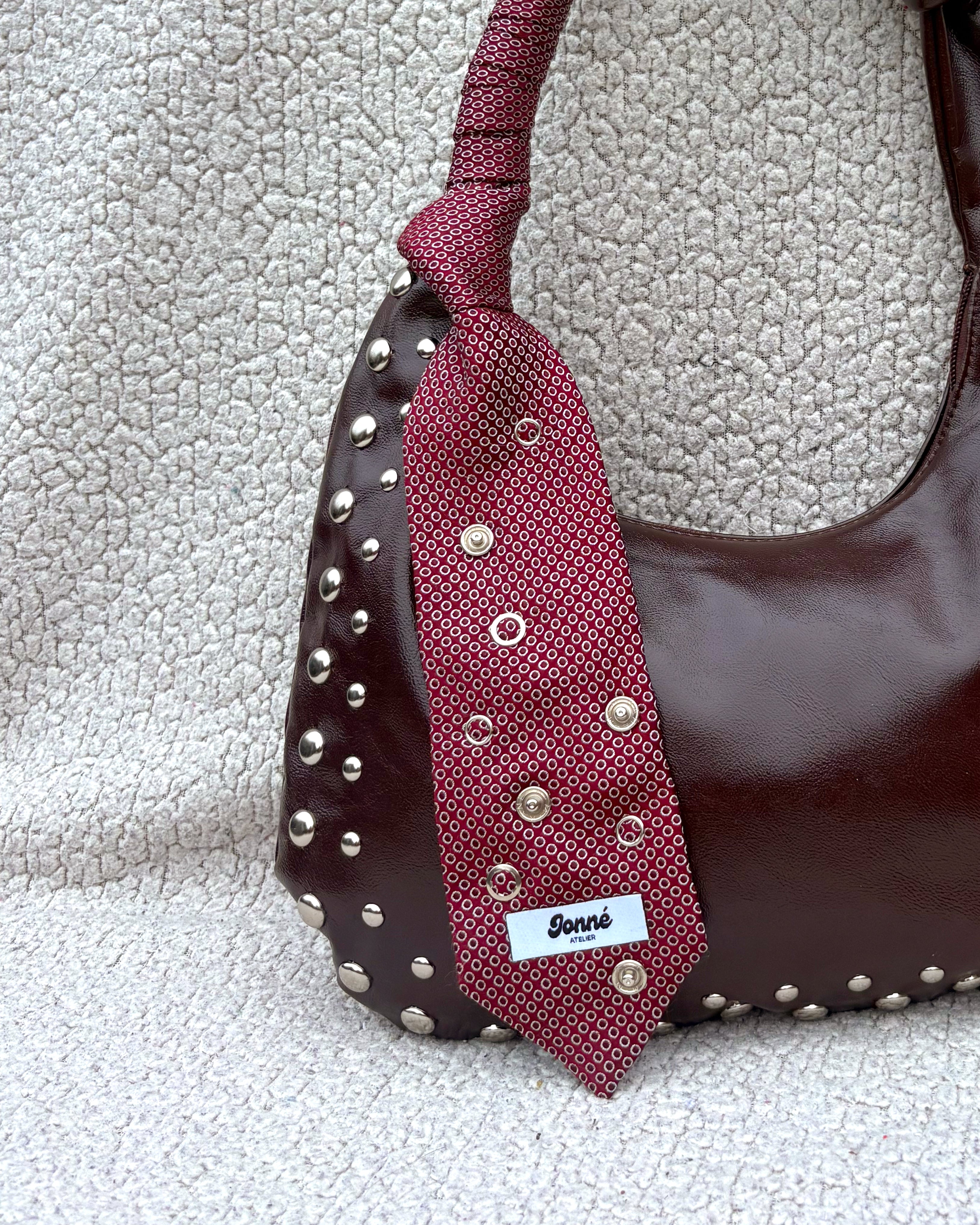 JONNÉ STROPDAS - BURGUNDY